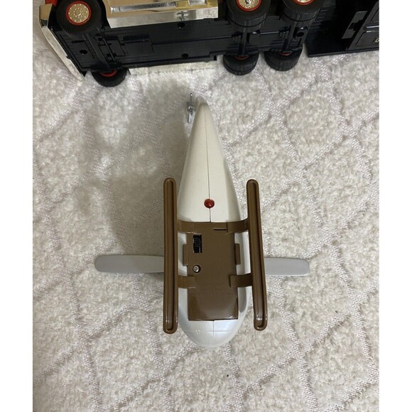 Coca Cola 2000 Holiday Helicopter Carrier/ 1962 Replica Helicopter  Box Included - Picture 11 of 16